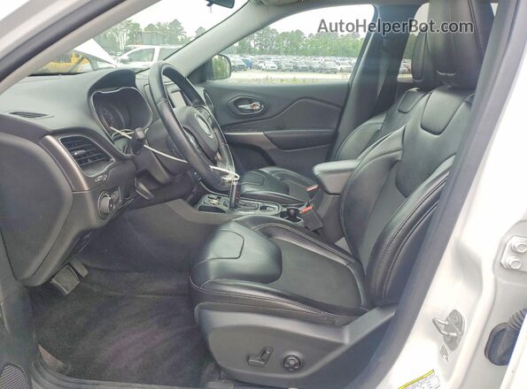 1C4PJLLB5KD204430 2019 JEEP CHEROKEE White Front interior view