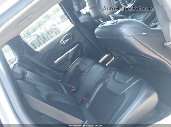 1C4PJLLB6LD601341 2020 JEEP CHEROKEE Silver VIN კოდის სტიკერის ხედი