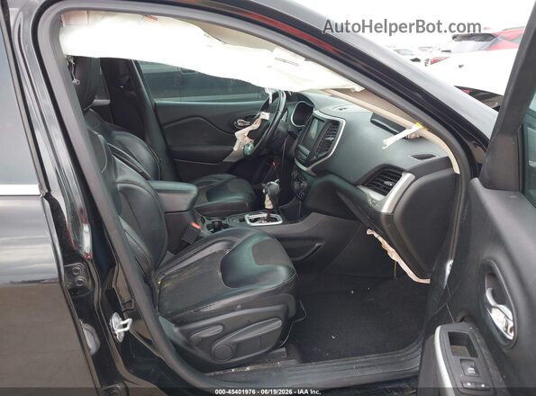 1C4PJLLB8JD590145 2018 JEEP CHEROKEE Черный Вид салона спереди
