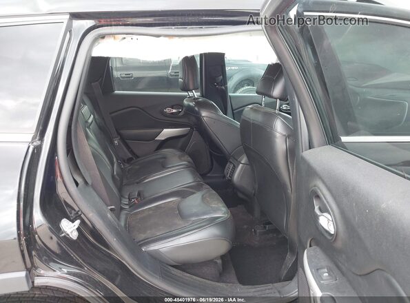 1C4PJLLB8JD590145 2018 JEEP CHEROKEE Черный Вид наклейки с VIN-кодом