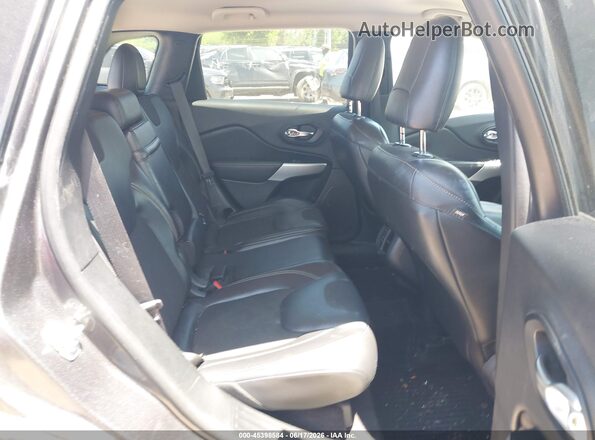 1C4PJLLB8JD621796 2018 JEEP CHEROKEE Gray VIN կոդի պիտակի տեսք