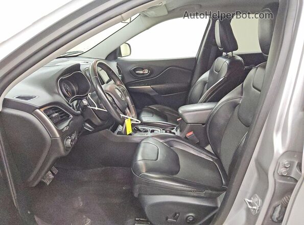 1C4PJLLB8KD184206 2019 JEEP CHEROKEE Silver Вид салону спереду