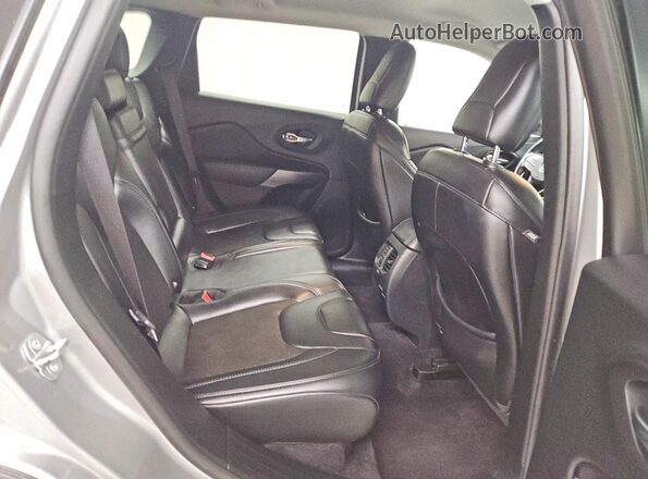 1C4PJLLB8KD184206 2019 JEEP CHEROKEE Silver Вид задньої частини салону