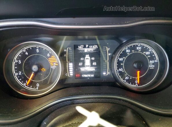 1C4PJLLB9KD184618 2019 JEEP CHEROKEE White Вид щитка приладів