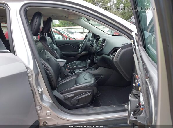 1C4PJLLB9LD653692 2020 JEEP CHEROKEE Silver Widok wnętrza z przodu