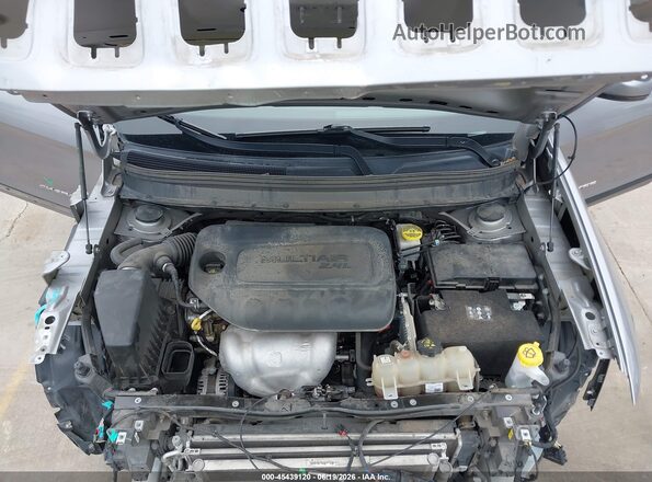 1C4PJLLB9LD653692 2020 JEEP CHEROKEE Silver Widok z tyłu