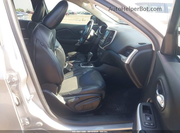 1C4PJLLBXJD510781 2018 JEEP CHEROKEE Silver წინა სალონის ხედი