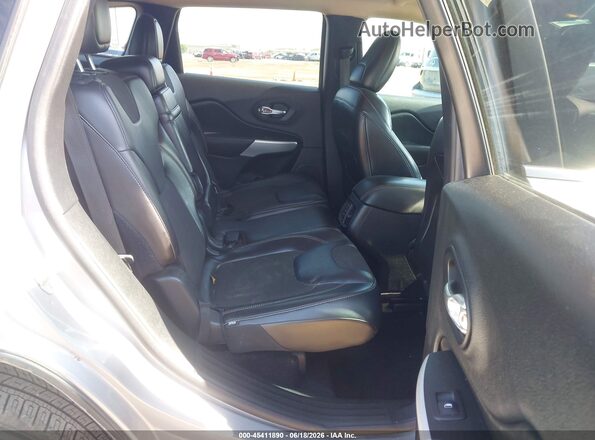 1C4PJLLBXJD510781 2018 JEEP CHEROKEE Silver VIN კოდის სტიკერის ხედი
