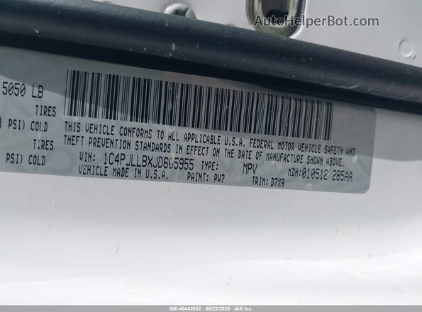 1C4PJLLBXJD605955 2018 JEEP CHEROKEE White Engine compartment view