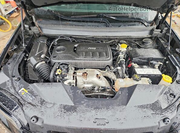1C4PJLLN5KD242055 2019 JEEP CHEROKEE Черный Вид подкапотного пространства