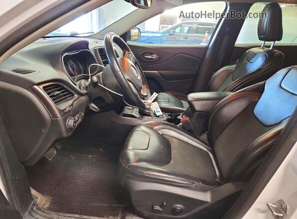 1C4PJLLX0KD270900 2019 JEEP CHEROKEE Белый Вид салона спереди