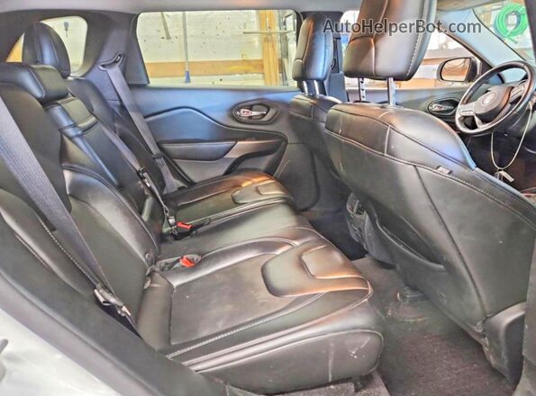 1C4PJLLX0KD270900 2019 JEEP CHEROKEE Белый Вид задней части салона
