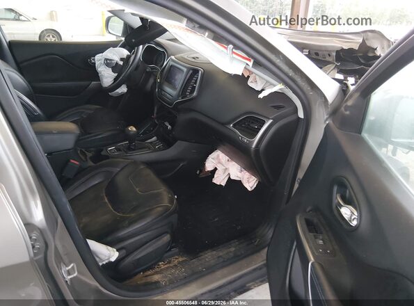 1C4PJLLX1KD243589 2019 JEEP CHEROKEE Brown Вид салону спереду