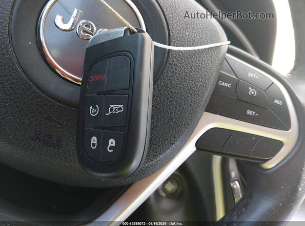 1C4PJLLX9JD580445 2018 JEEP CHEROKEE Серый Вид панели приборов