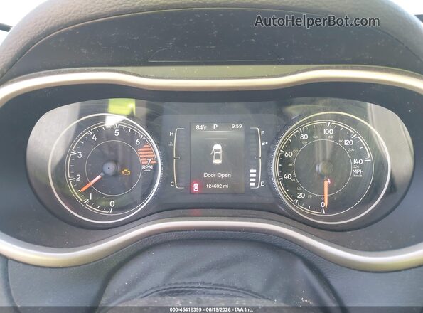 1C4PJMAB1HW568530 2017 JEEP CHEROKEE Red Հետևի նստատեղերի տեսք