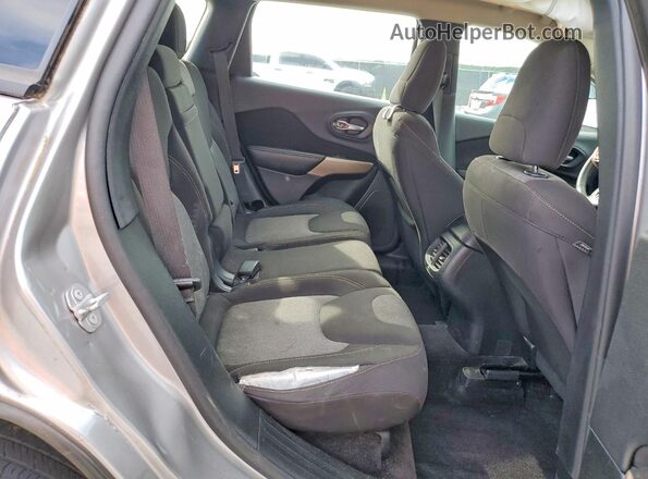 1C4PJMAB2HD235264 2017 JEEP CHEROKEE Silver Հետևի նստատեղերի տեսք