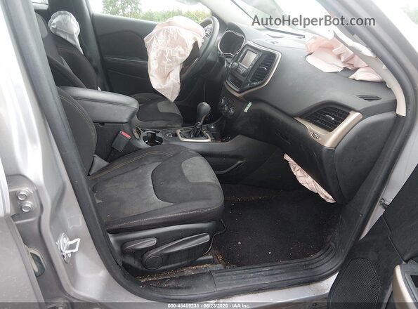 1C4PJMAB4HD220233 2017 JEEP CHEROKEE Silver Սալոնի դիմացի տեսք
