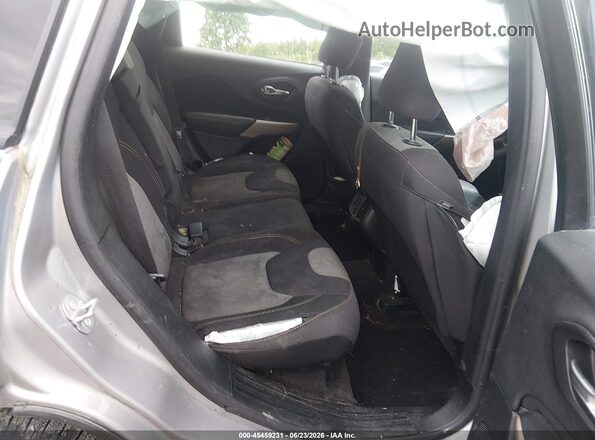 1C4PJMAB4HD220233 2017 JEEP CHEROKEE Silver VIN կոդի պիտակի տեսք