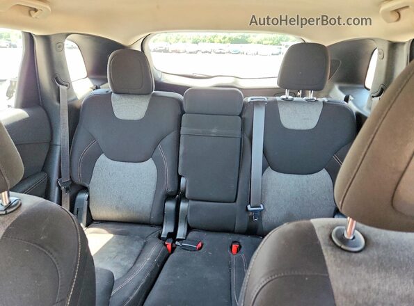 1C4PJMAB7HW571013 2017 JEEP CHEROKEE White Rear seats view