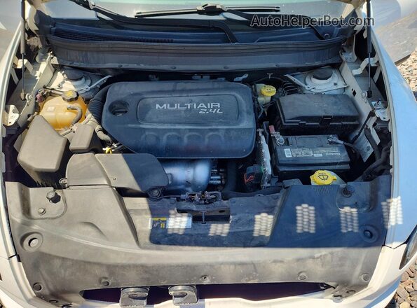 1C4PJMAB7HW571013 2017 JEEP CHEROKEE White Engine compartment view