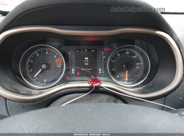 1C4PJMAB8GW226961 2016 JEEP CHEROKEE SPORT 4WD Silver Widok tylnych siedzeń
