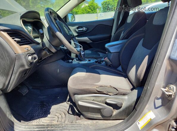 1C4PJMASXHD227378 2017 JEEP CHEROKEE Gray Widok wnętrza z przodu