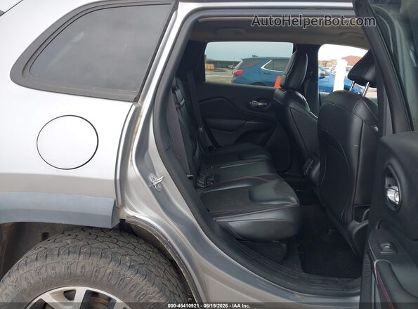 1C4PJMBB3HW528660 2017 JEEP CHEROKEE Gray Вид наклейки з VIN-кодом