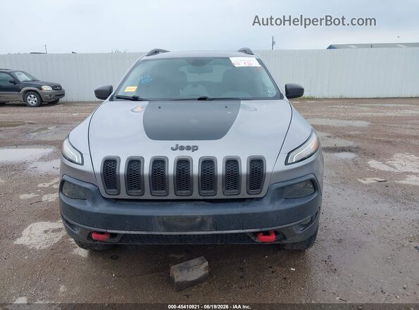 1C4PJMBB3HW528660 2017 JEEP CHEROKEE Gray Вид щитка приладів