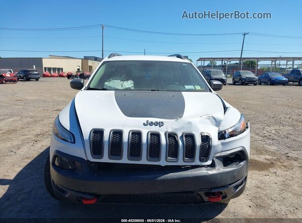 1C4PJMBBXHW660122 2017 JEEP CHEROKEE White Widok wnętrza z tyłu
