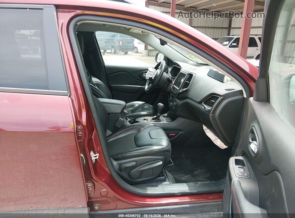 1C4PJMBN6LD539618 2020 JEEP CHEROKEE Maroon Widok wnętrza z przodu