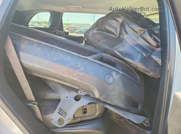 1C4PJMBN8LD540270 2020 JEEP CHEROKEE White Widok wnętrza z tyłu