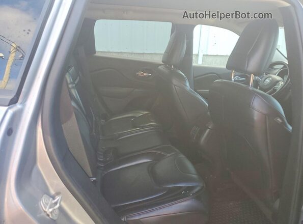 1C4PJMBS0GW356957 2016 JEEP CHEROKEE Gray Rear interior view