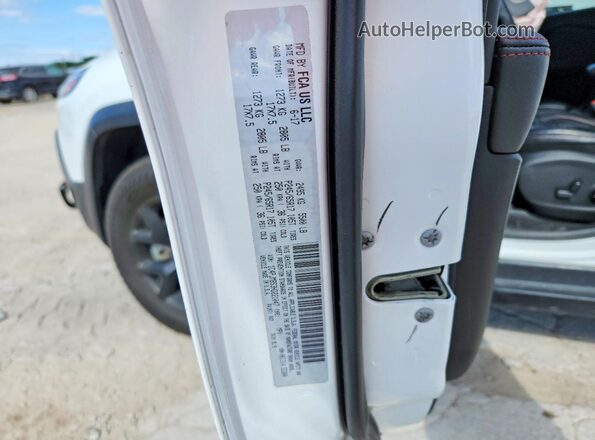 1C4PJMBS3HD221047 2017 JEEP CHEROKEE White VIN կոդի պիտակի տեսք