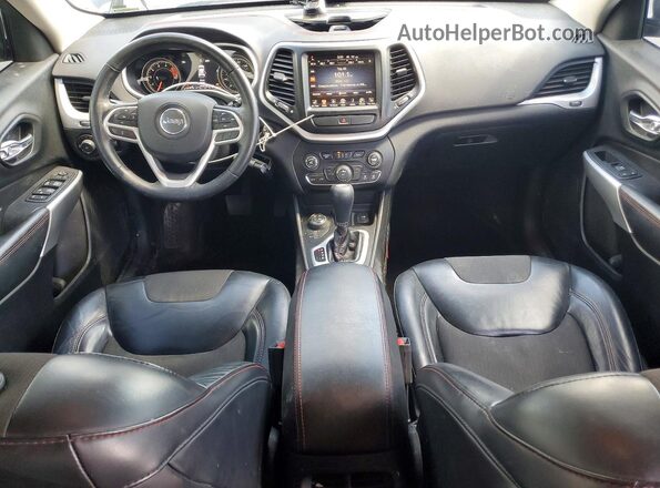 1C4PJMBS3HW605799 2017 JEEP CHEROKEE Gray Dashboard view