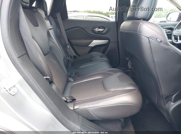 1C4PJMBS6HW634326 2017 JEEP CHEROKEE Silver VIN კოდის სტიკერის ხედი