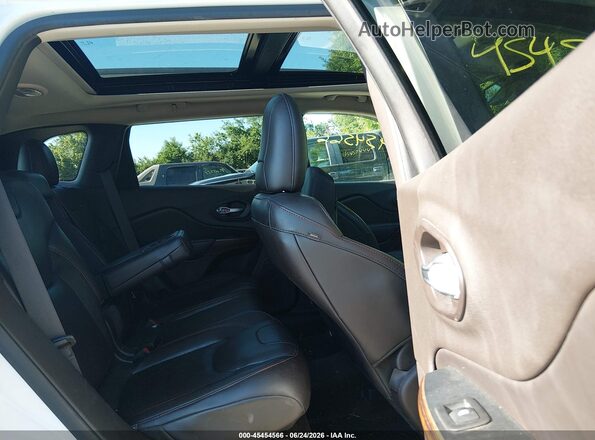 1C4PJMBS8GW226781 2016 JEEP CHEROKEE White VIN կոդի պիտակի տեսք