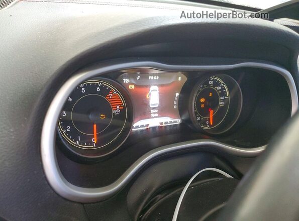 1C4PJMBS8HW600968 2017 JEEP CHEROKEE Red Սարքավորումների վահանակի տեսք
