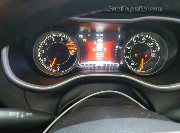 1C4PJMBS8HW600968 2017 JEEP CHEROKEE Red Առջևի վահանակի տեսք