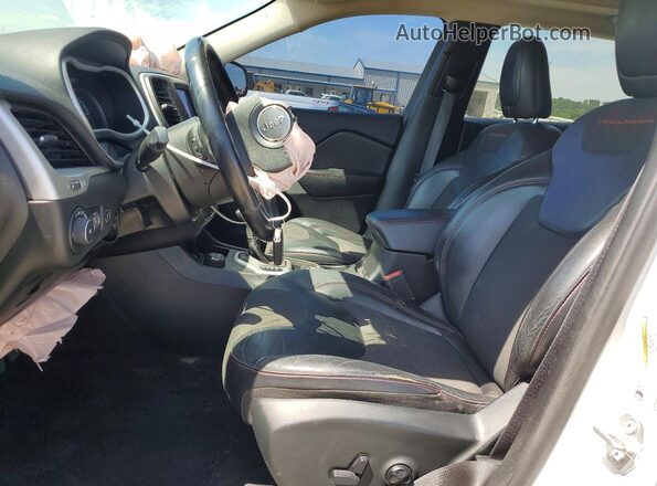 1C4PJMBS9HW618699 2017 JEEP CHEROKEE White Widok wnętrza z przodu