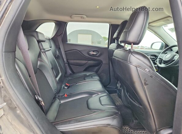 1C4PJMBX0KD225026 2019 JEEP CHEROKEE Black Вид задніх сидінь