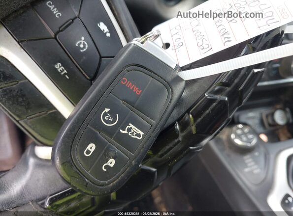 1C4PJMBX3JD600521 2018 JEEP CHEROKEE Green Widok deski rozdzielczej