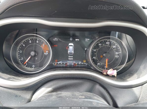 1C4PJMBX3JD600521 2018 JEEP CHEROKEE Green Widok tylnych siedzeń