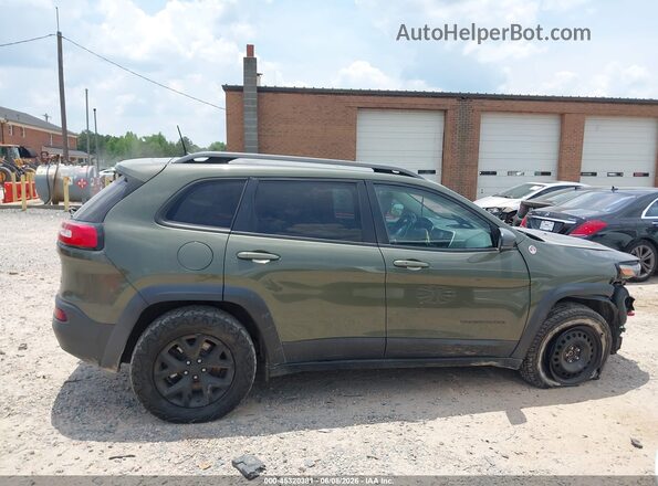 1C4PJMBX3JD600521 2018 JEEP CHEROKEE Green Widok wnętrza z tyłu