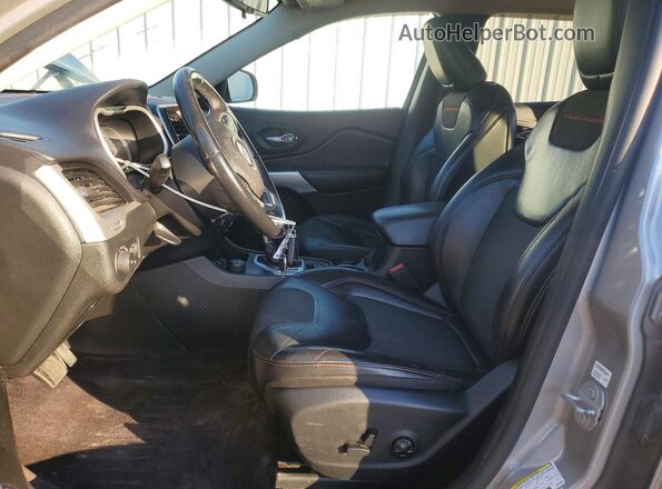 1C4PJMBX3JD619991 2018 JEEP CHEROKEE Silver Սալոնի դիմացի տեսք
