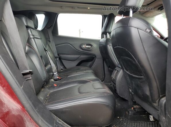1C4PJMBX3KD353275 2019 JEEP CHEROKEE Maroon Вид задньої частини салону