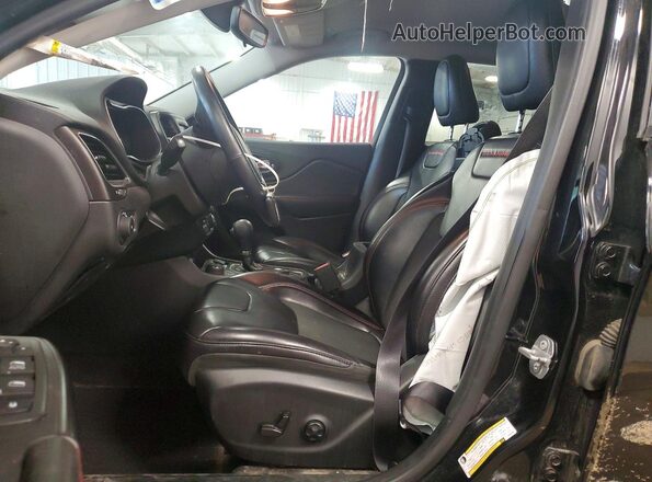 1C4PJMBX3KD361697 2019 JEEP CHEROKEE Черный Вид салона спереди