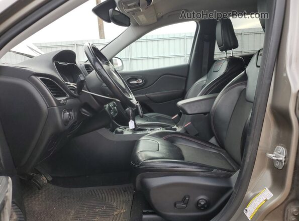 1C4PJMBX3KD458575 2019 JEEP CHEROKEE Tan Vista interior delantera