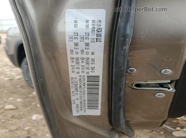 1C4PJMBX3KD458575 2019 JEEP CHEROKEE Tan Vista interior de 360 grados