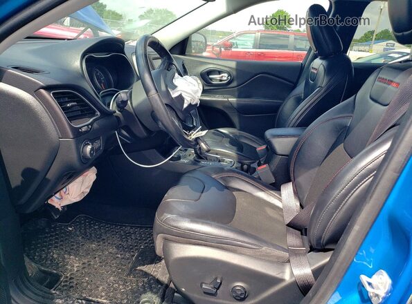 1C4PJMBX5LD633782 2020 JEEP CHEROKEE Blue Vista interior delantera