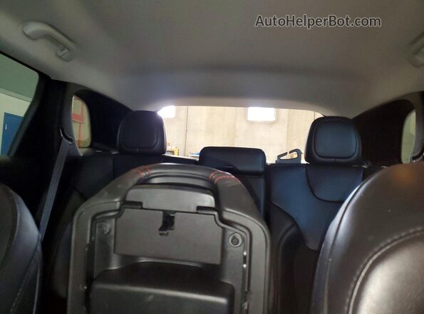 1C4PJMBX9LD636409 2020 JEEP CHEROKEE Gray Widok tylnych siedzeń